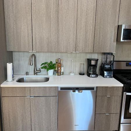 Urban Jungle Oasis In Queens! Appartamento New York Esterno foto