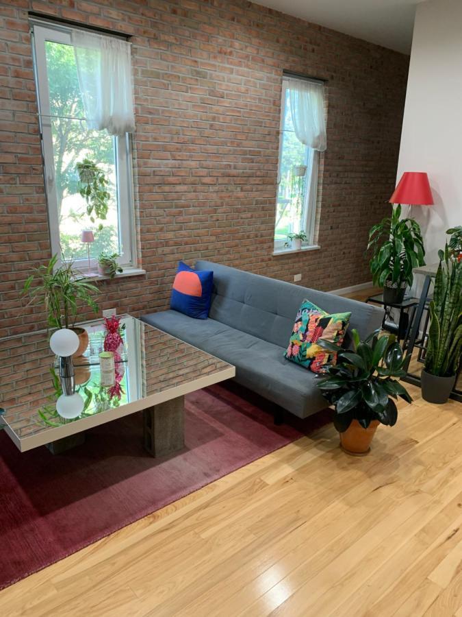 Urban Jungle Oasis In Queens! Appartamento New York Esterno foto