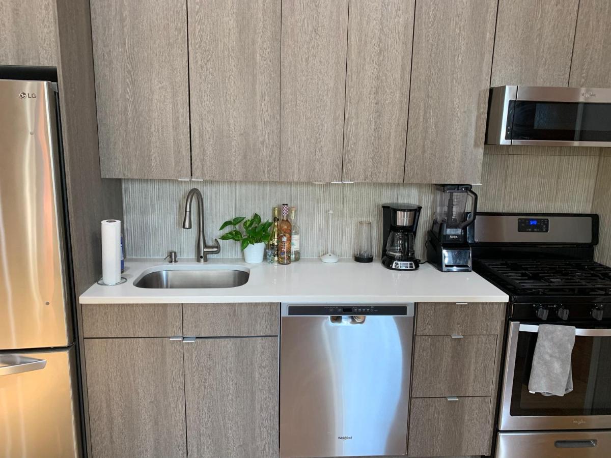 Urban Jungle Oasis In Queens! Appartamento New York Esterno foto
