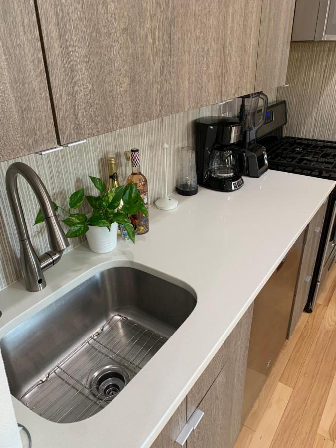 Urban Jungle Oasis In Queens! Appartamento New York Esterno foto